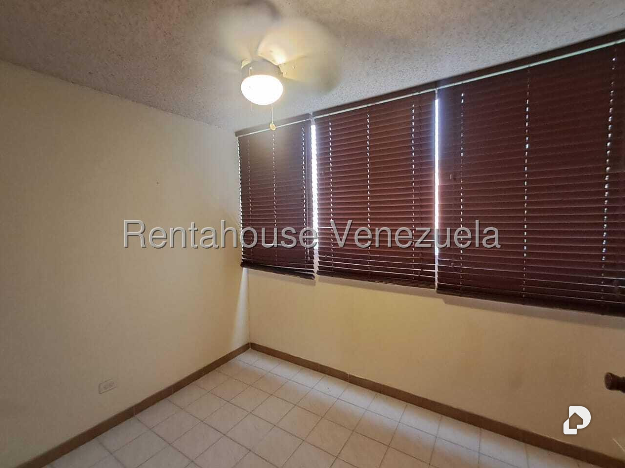 Apartamento en La Bonita, Caracas – 25