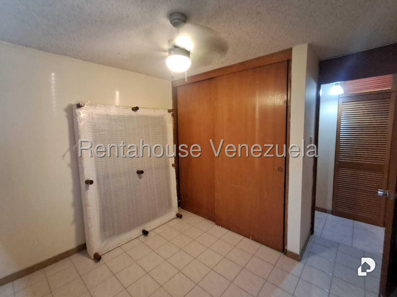 Apartamento en La Bonita, Caracas – 24