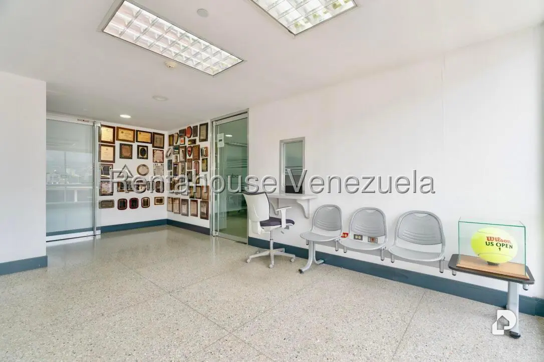 Building in Los Ruices, Caracas – 9