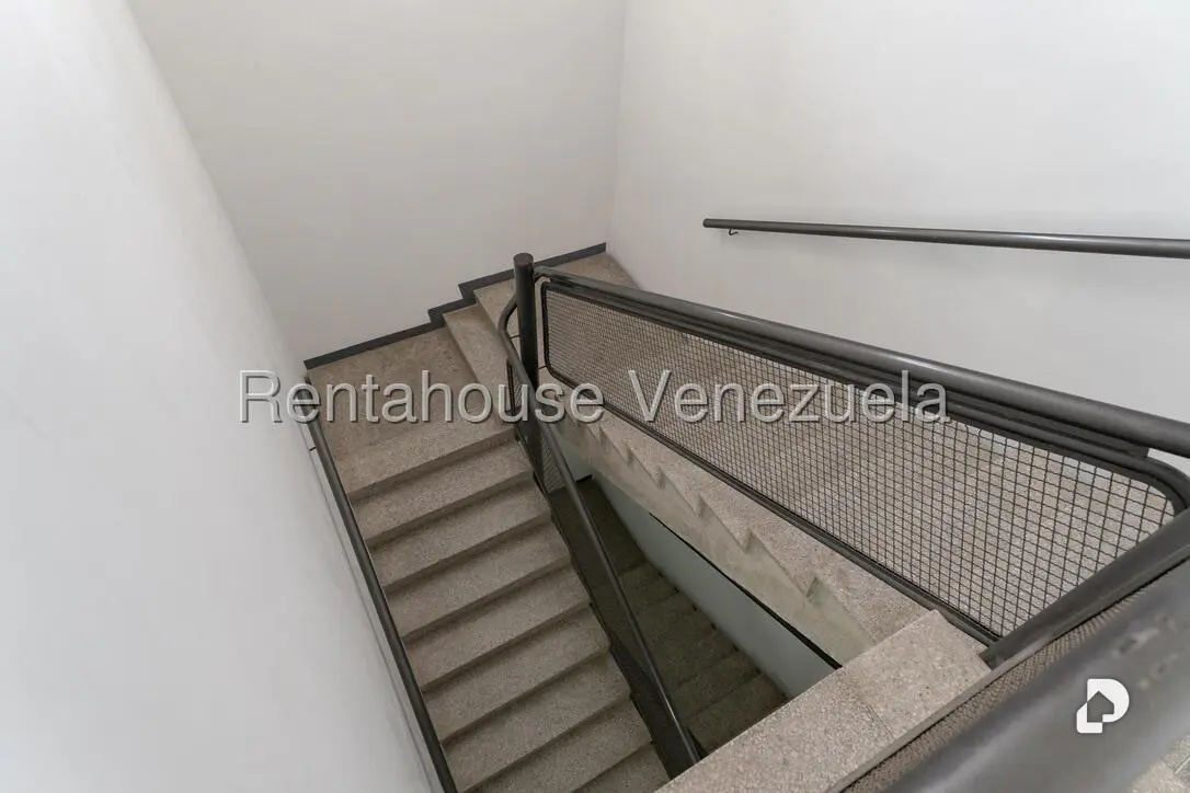Building in Los Ruices, Caracas – 28