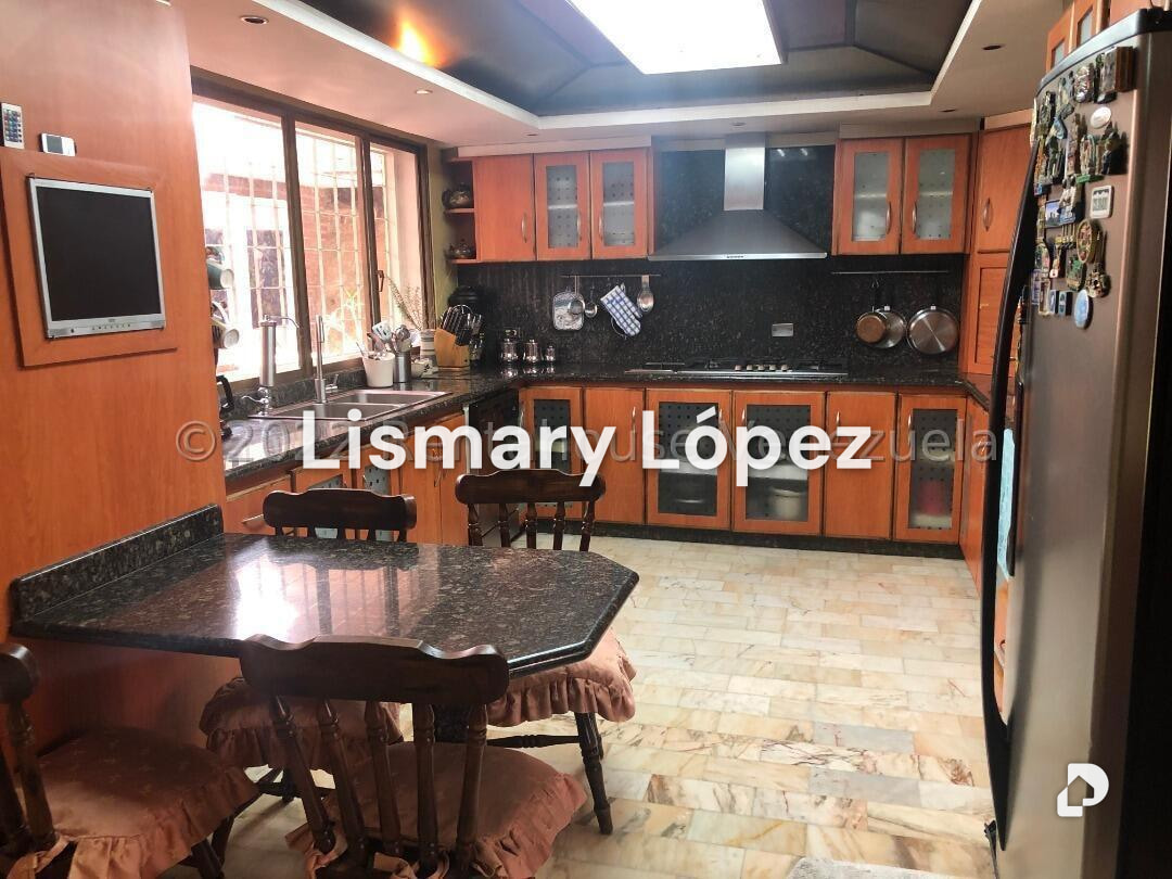 Casa en Colinas de Bello Monte, Caracas – 19