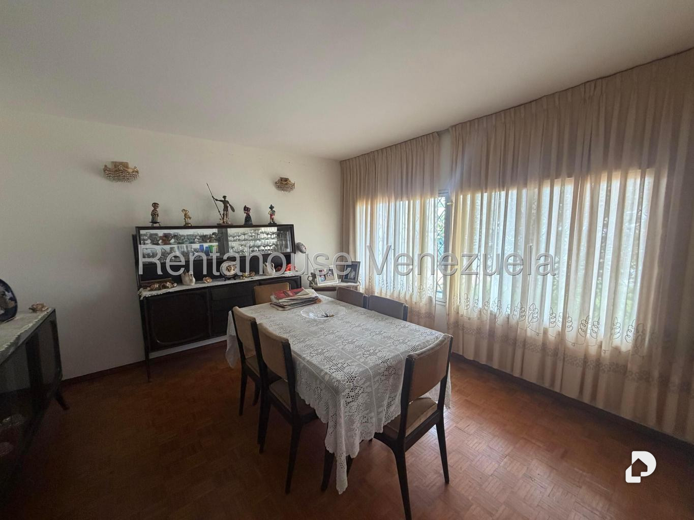Casa en Lomas de La Lagunita, Caracas – 25