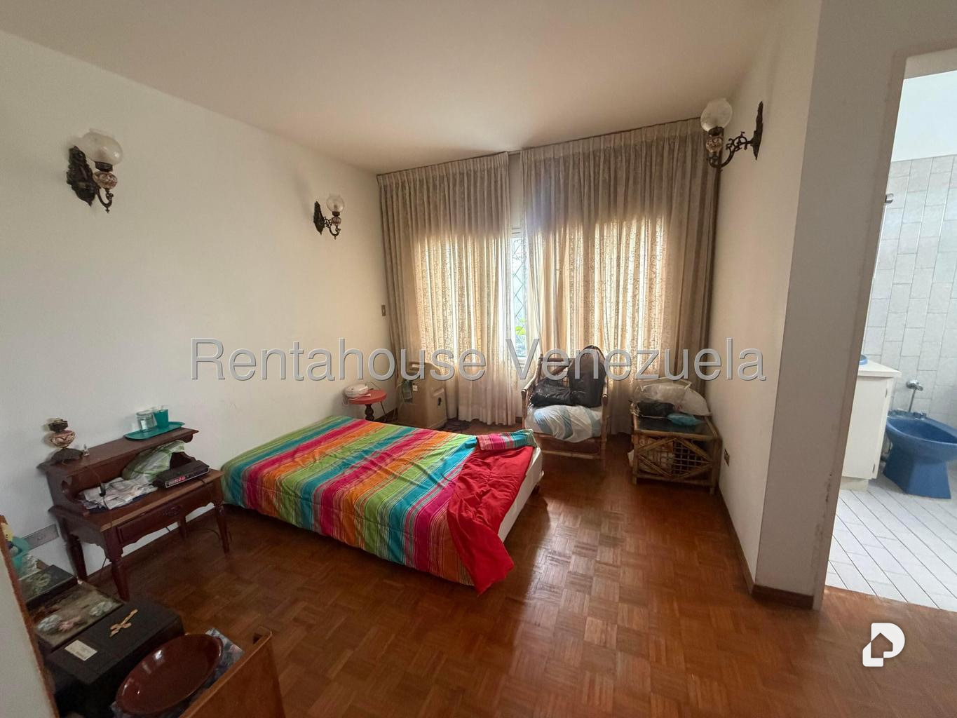 Casa en Lomas de La Lagunita, Caracas – 10