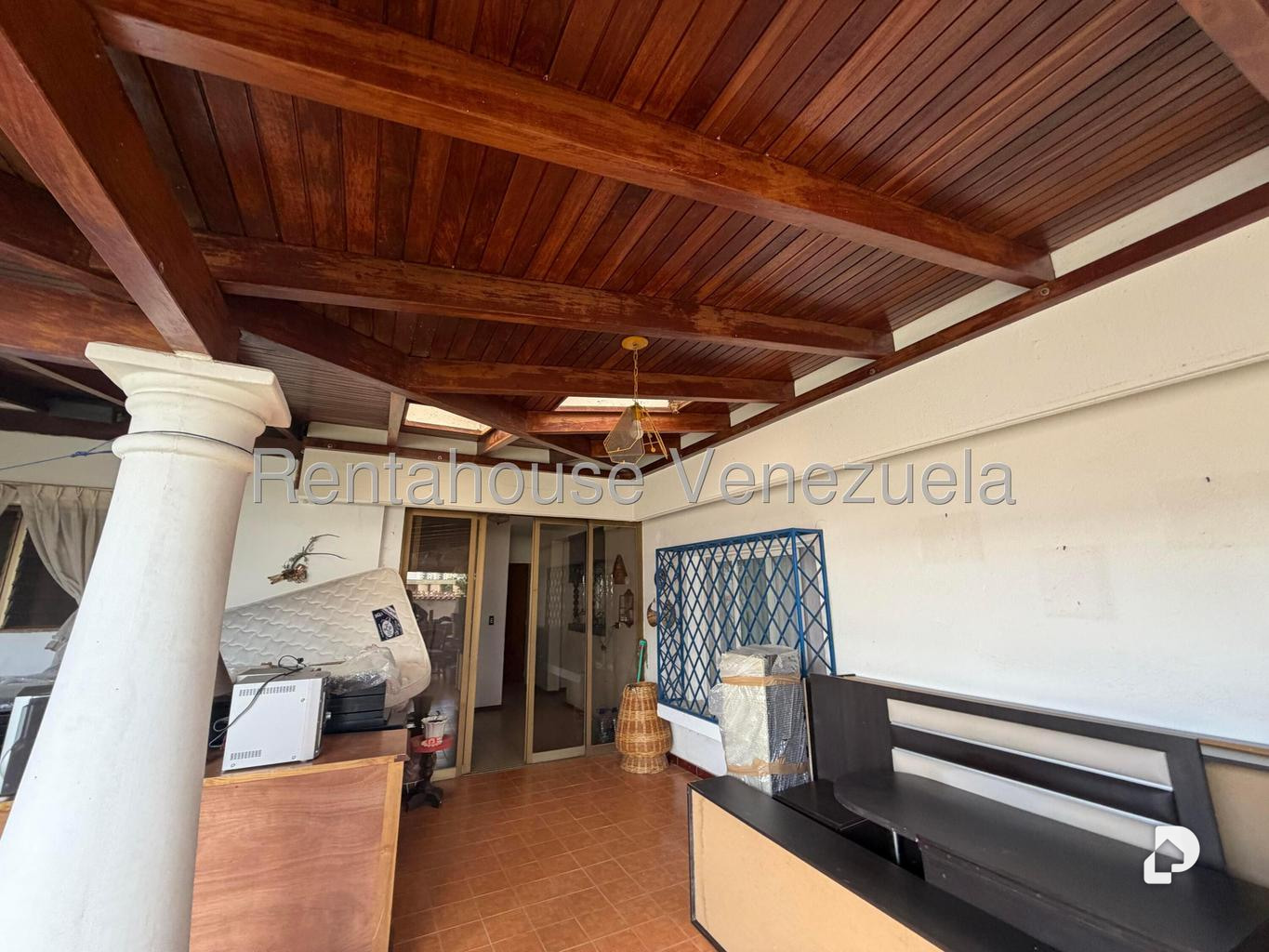 Casa en Lomas de La Lagunita, Caracas – 30
