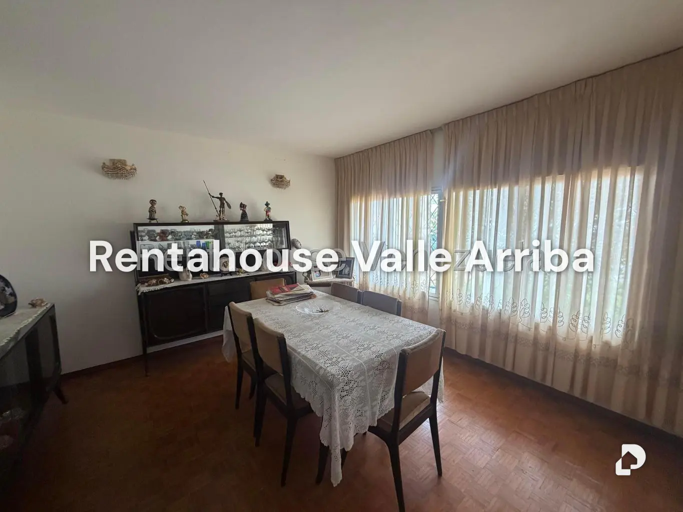 Casa en Lomas de La Lagunita, Caracas – 25