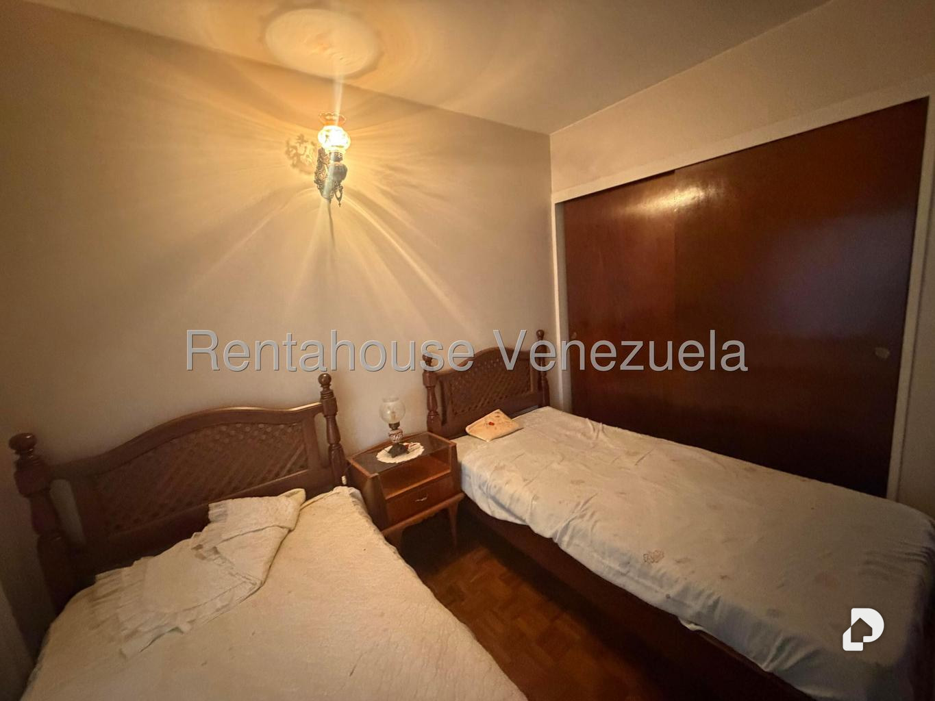 Casa en Lomas de La Lagunita, Caracas – 14