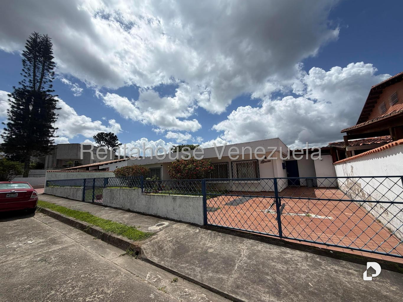 Casa en Lomas de La Lagunita, Caracas – 1