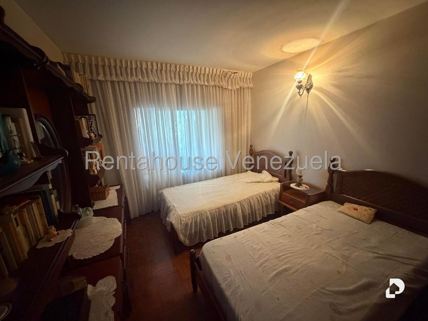 Casa en Lomas de La Lagunita, Caracas – 13
