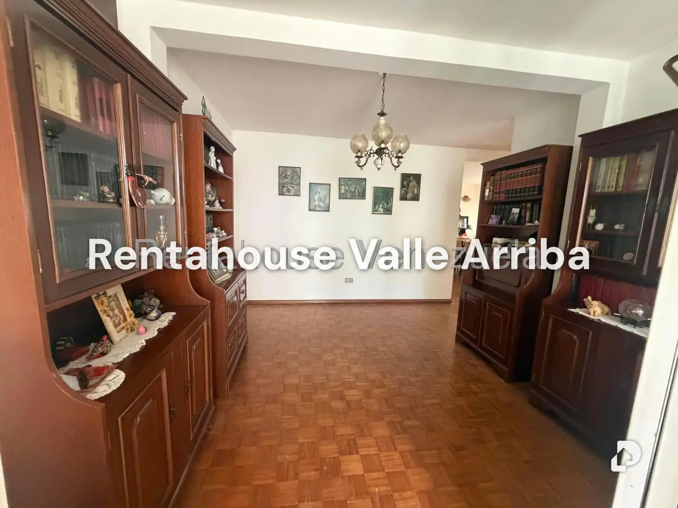 Casa en Lomas de La Lagunita, Caracas – 17