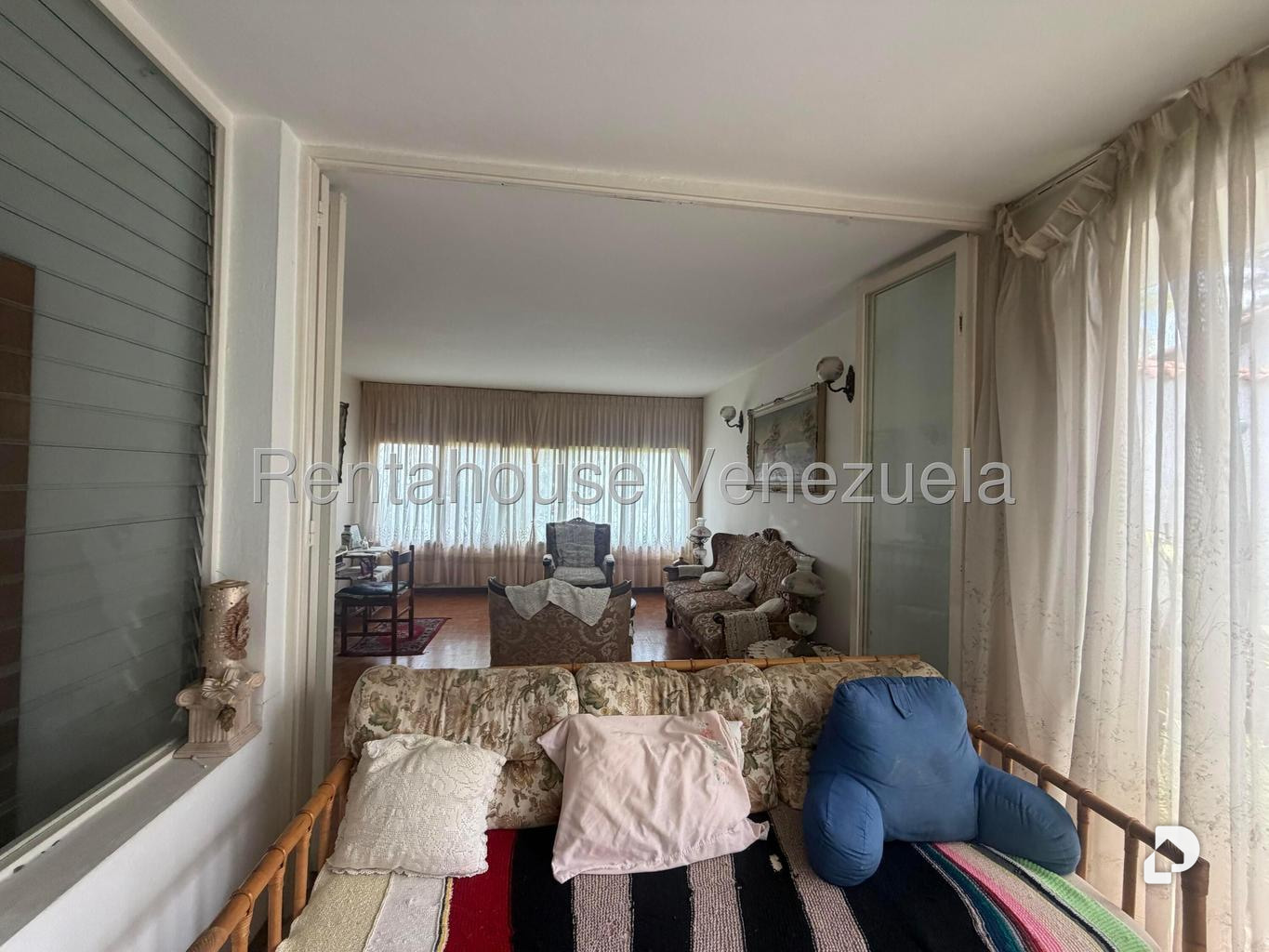 Casa en Lomas de La Lagunita, Caracas – 19