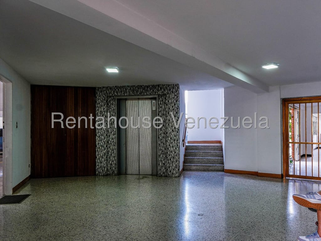 Edificio en Colinas de Bello Monte, Caracas