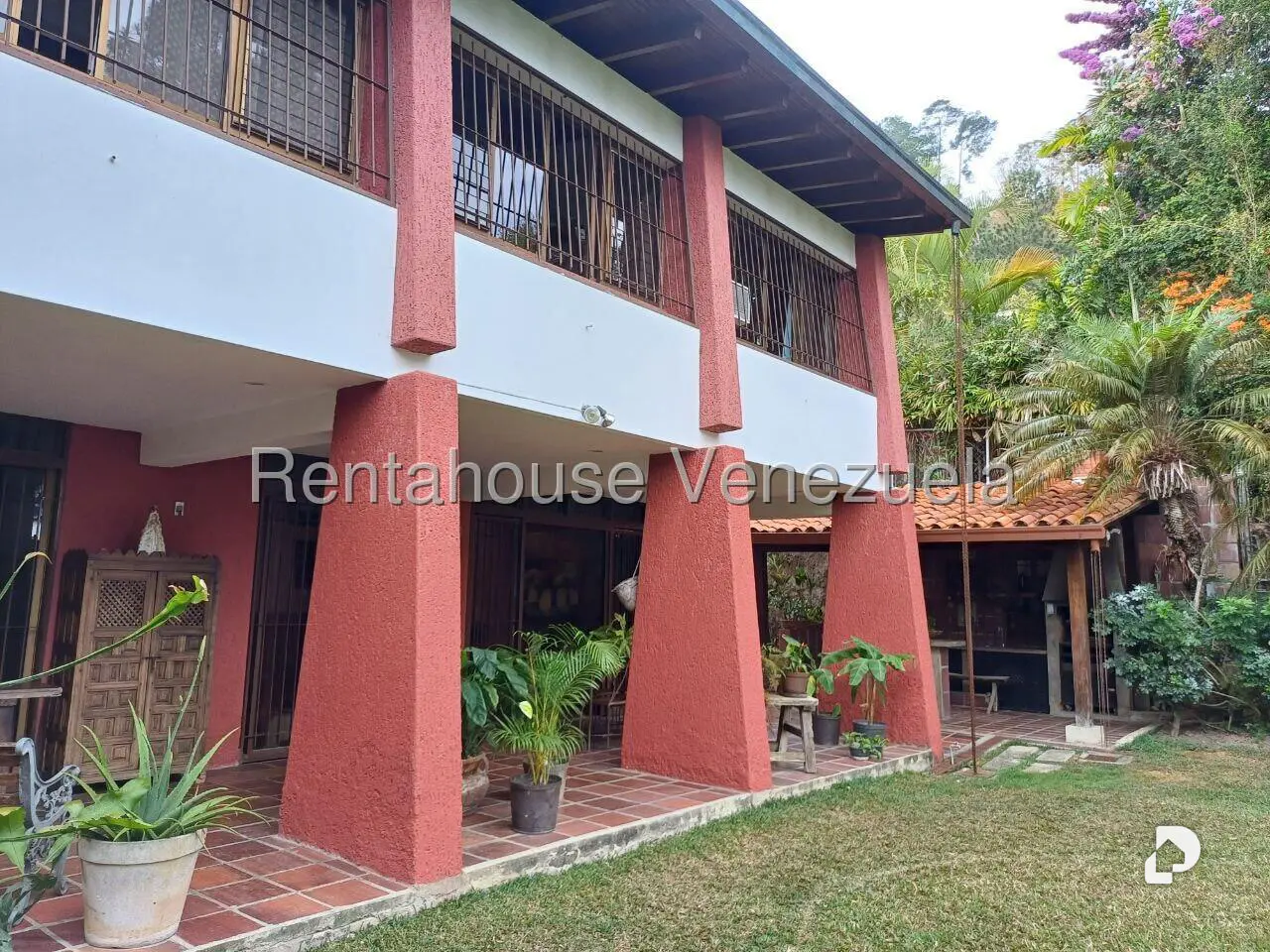Casa en La Lagunita Country Club, Caracas