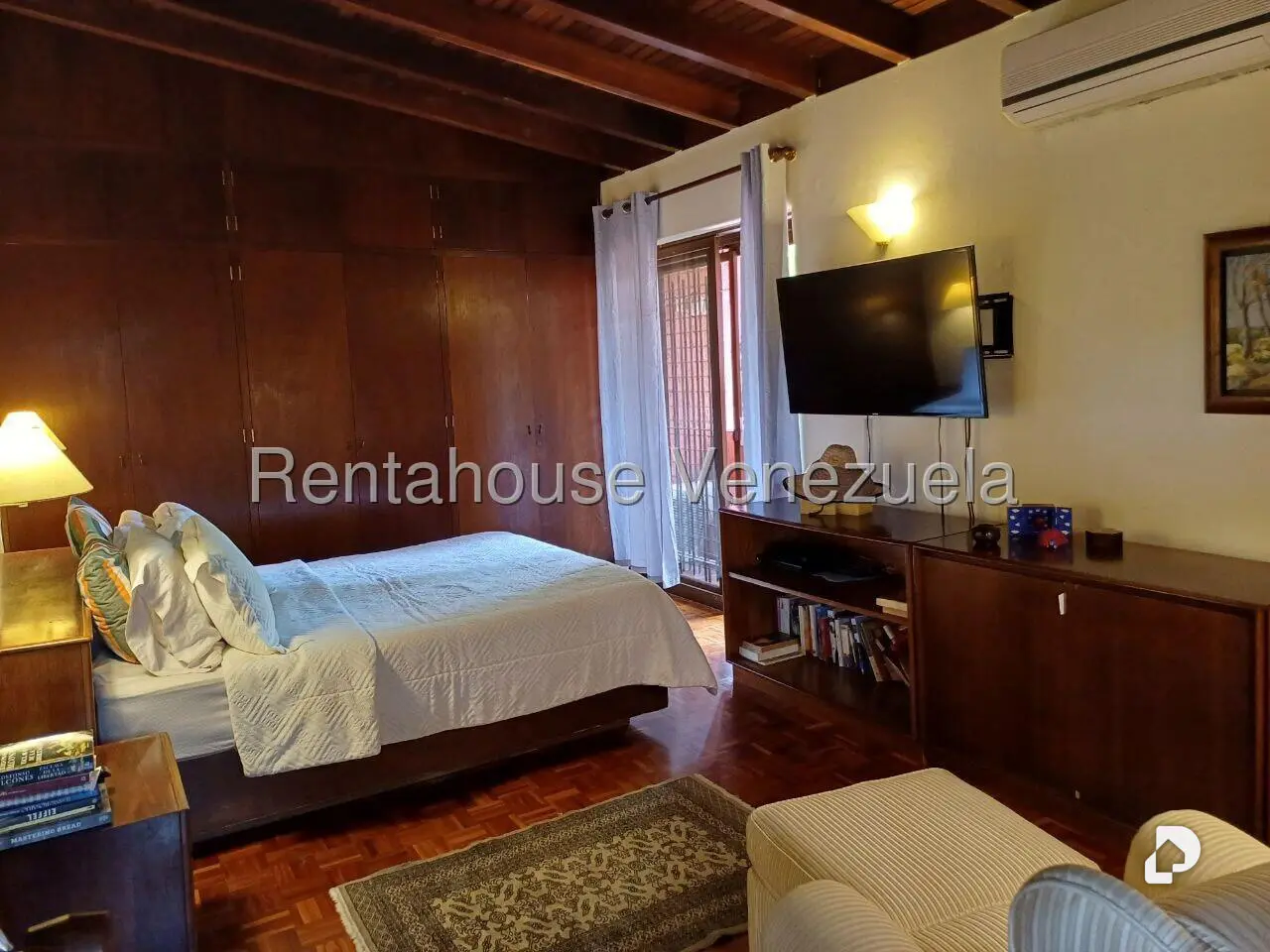 Casa en La Lagunita Country Club, Caracas