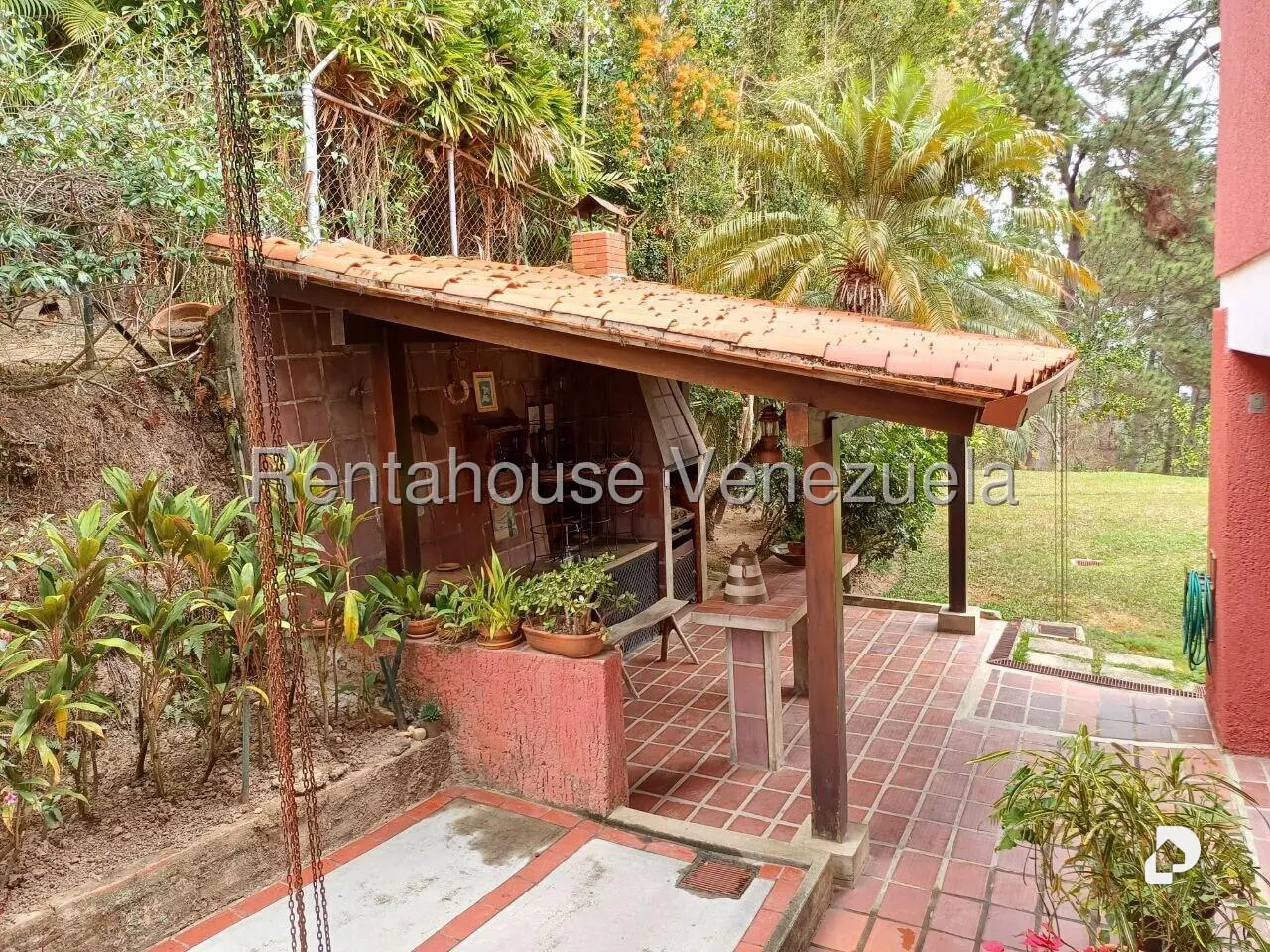 Casa en La Lagunita Country Club, Caracas