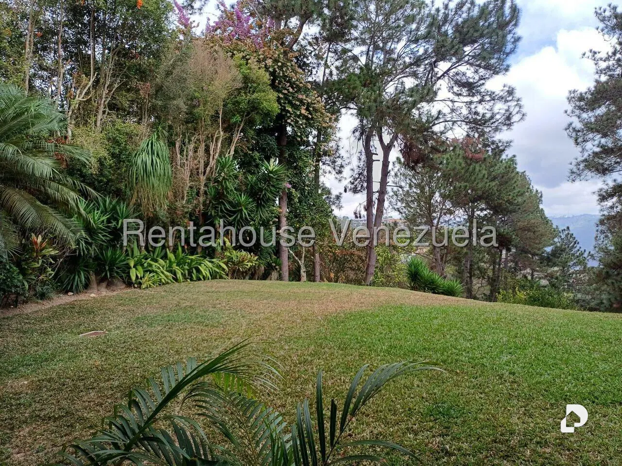 Casa en La Lagunita Country Club, Caracas