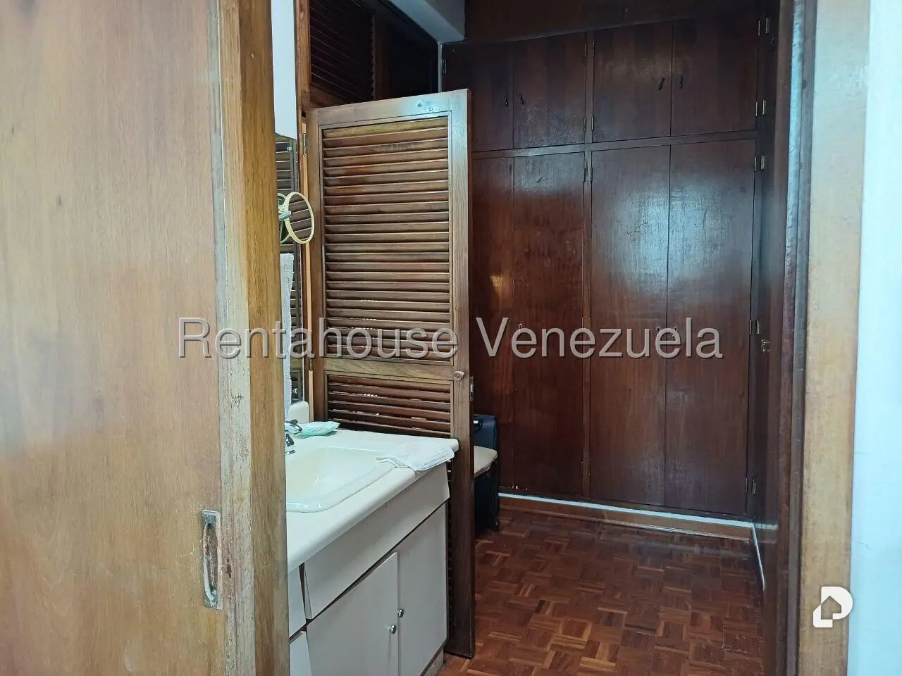 Casa en La Lagunita Country Club, Caracas