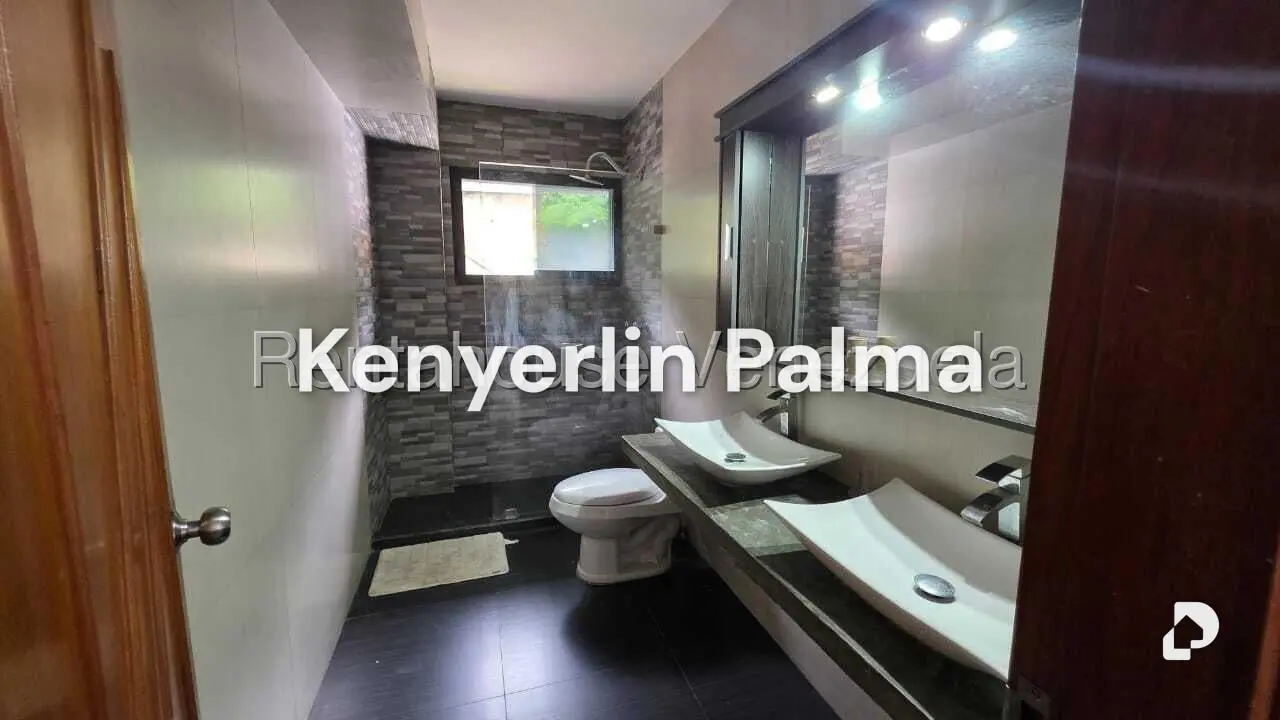 House in Colinas del Tamanaco, Caracas – 15