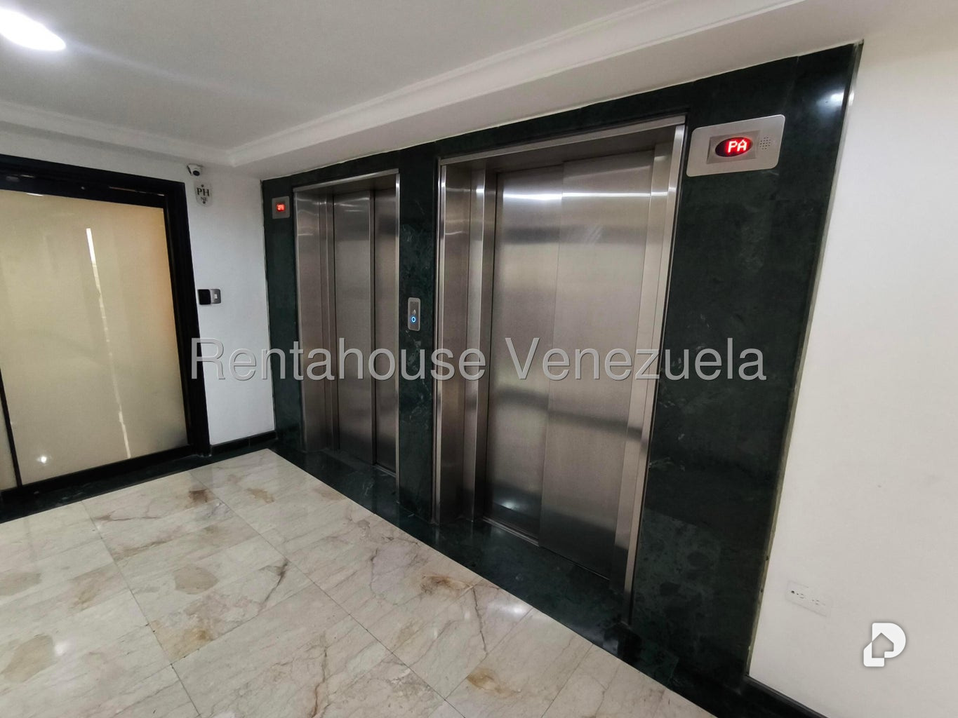 Oficina en Las Mercedes, Caracas – 3