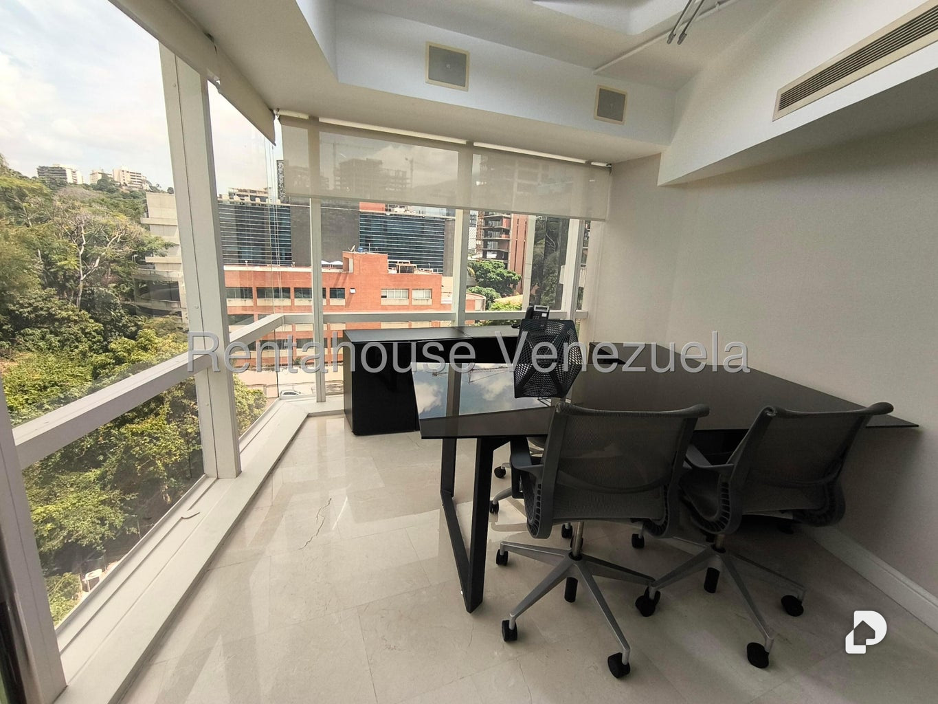 Oficina en Las Mercedes, Caracas – 1