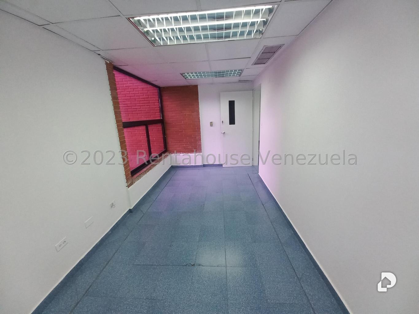 Office in Las Mercedes, Caracas – 23