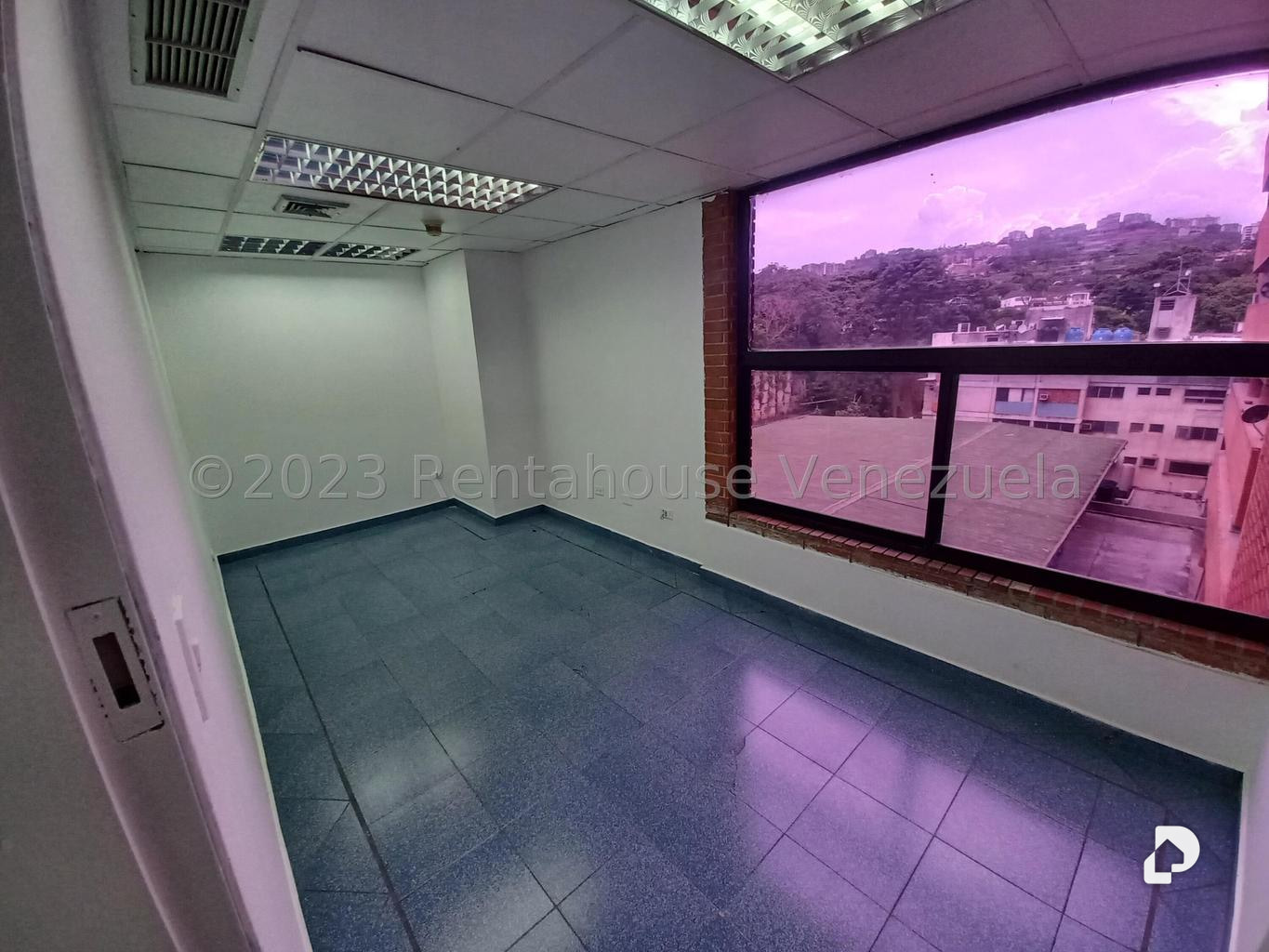 Office in Las Mercedes, Caracas – 22