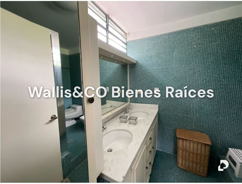 House in La Floresta, Caracas – 16