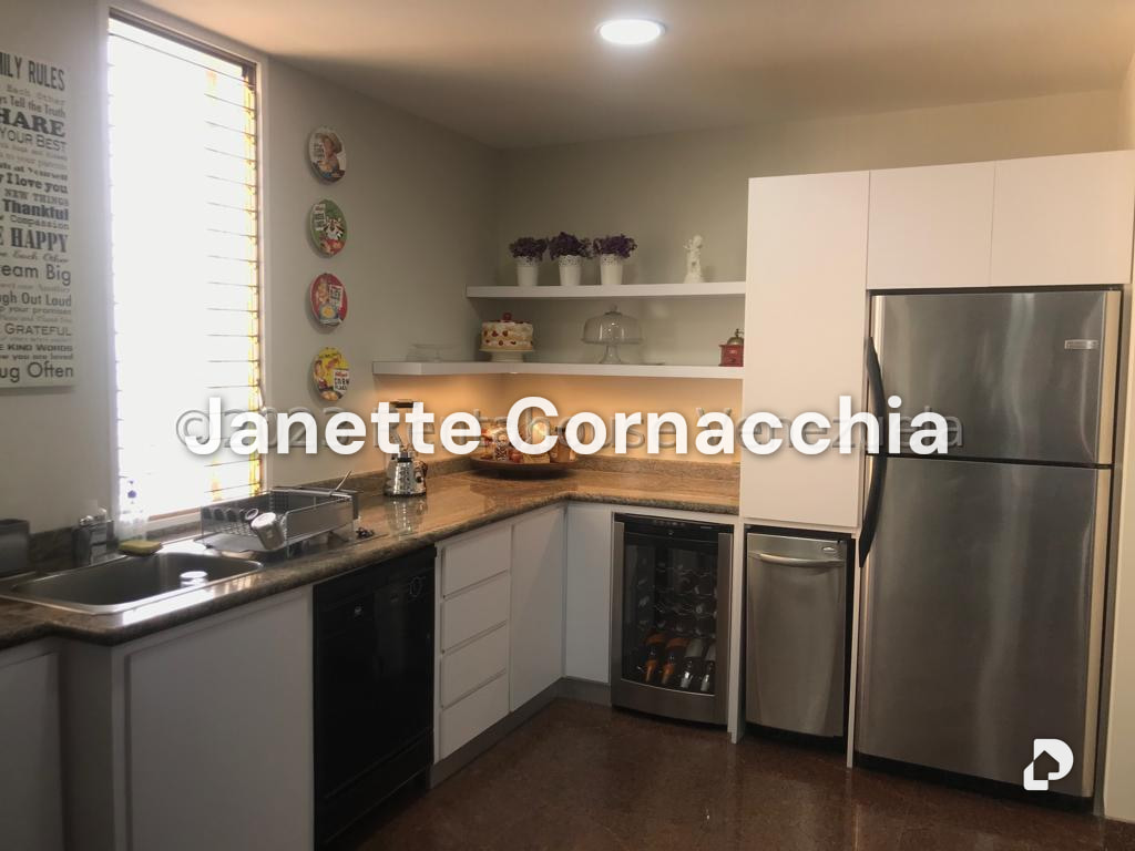 Apartamento en Altamira, Caracas – 2