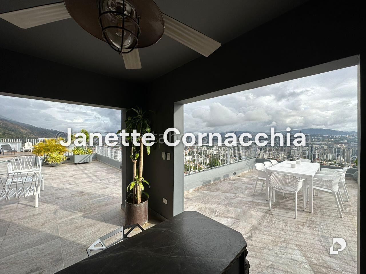 Apartamento en Altamira, Caracas – 16