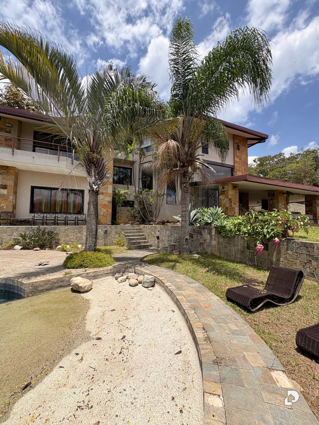 House in La Trinidad, Caracas – 2