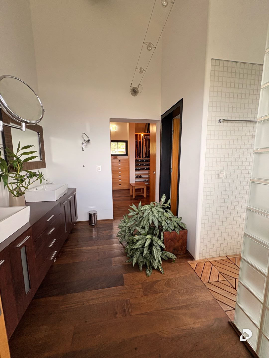 House in La Trinidad, Caracas – 35