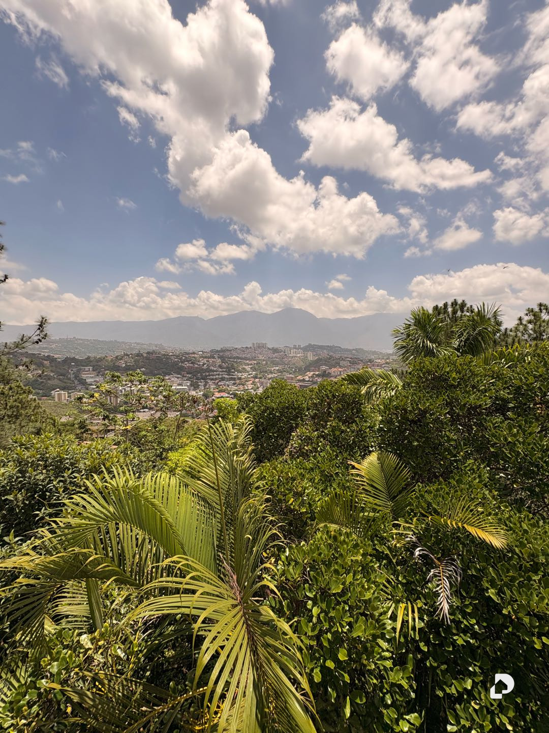 House in La Trinidad, Caracas – 16