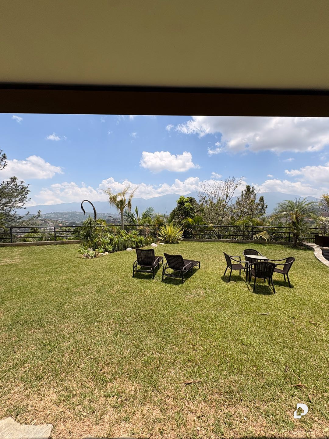 House in La Trinidad, Caracas – 19