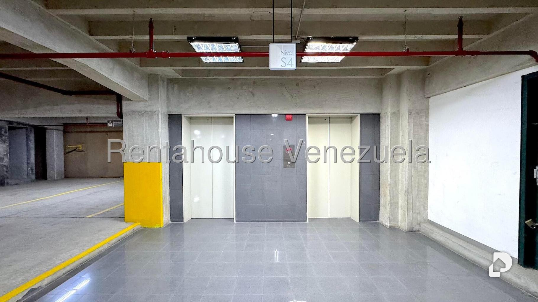 Local comercial en Vizcaya, Caracas – 19