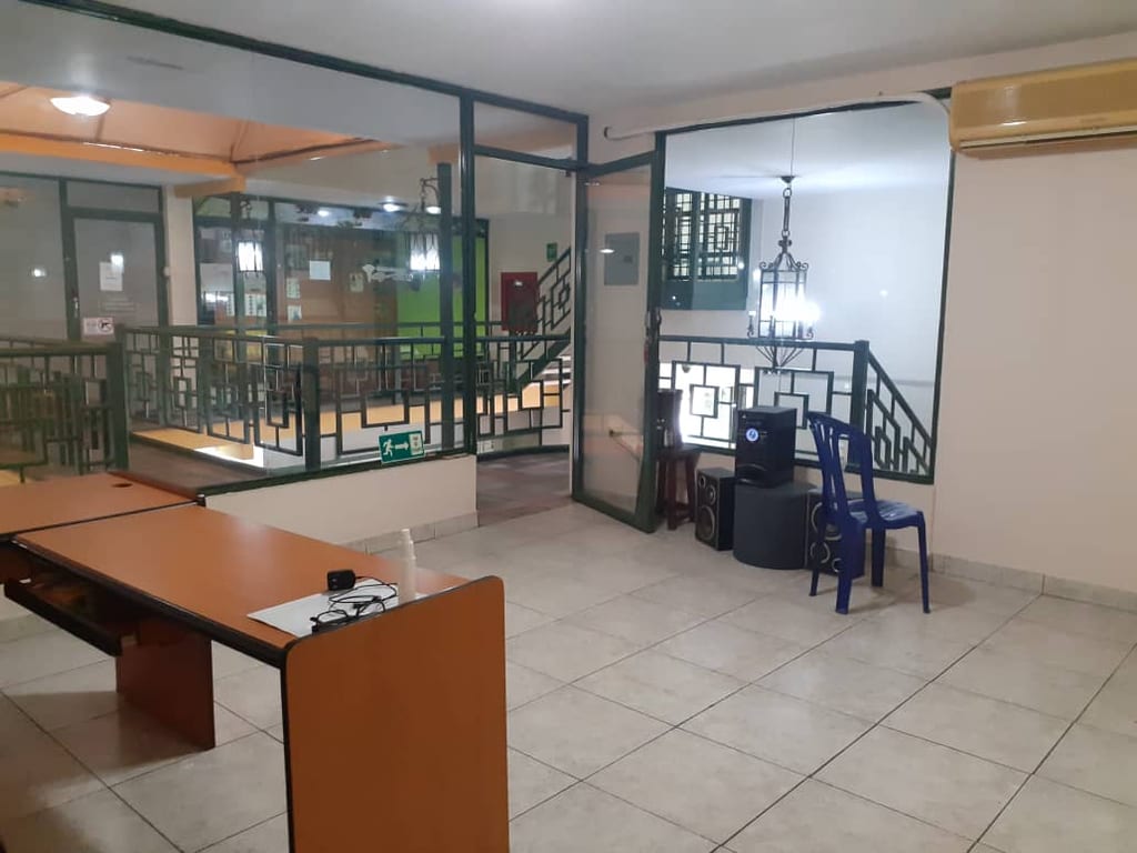 Local comercial en Av. Bolívar Norte, Valencia - 1