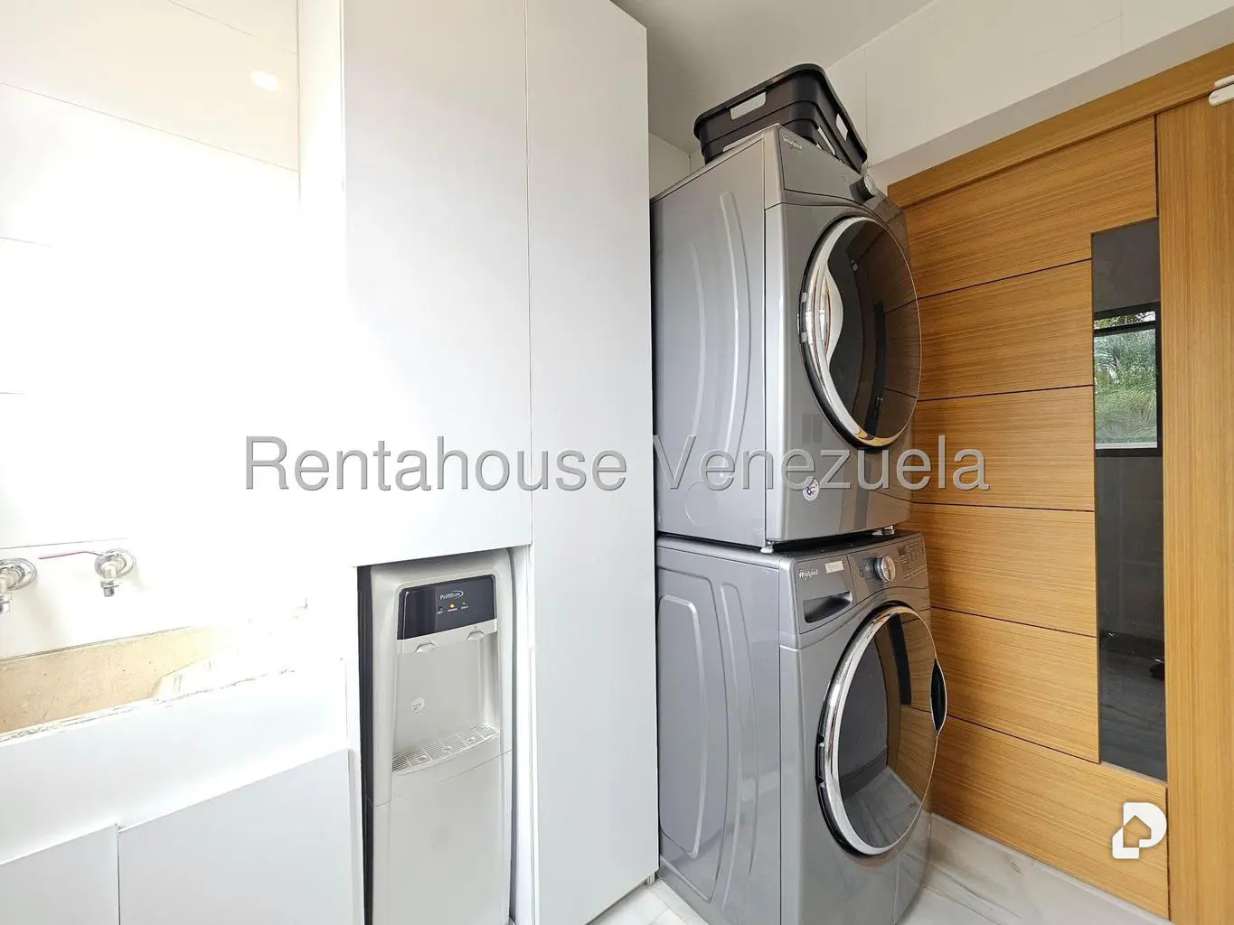 Apartamento en Santa Fe Sur, Caracas – 24