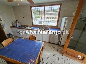 House in Prados del Este, Caracas – 12
