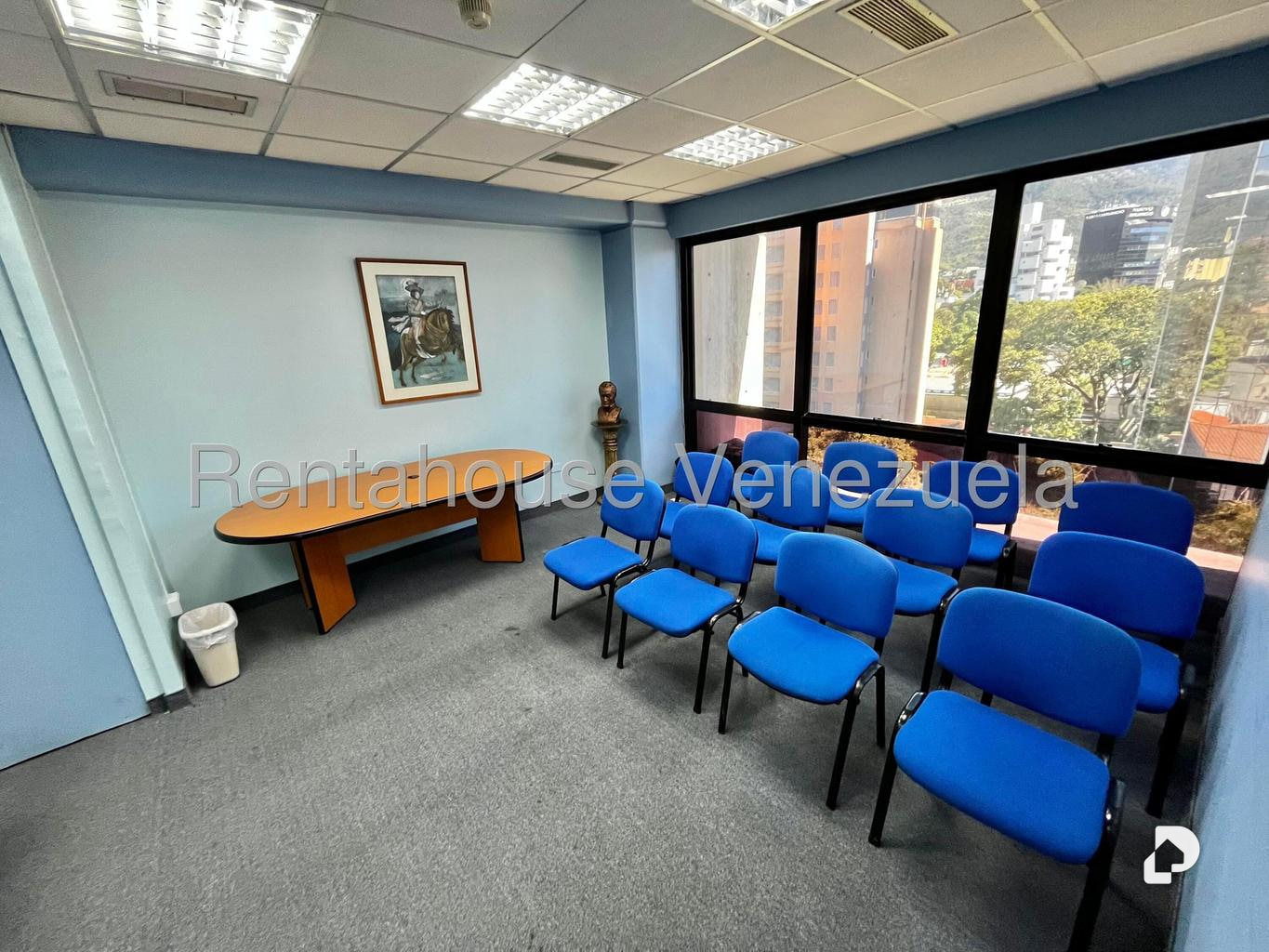 Oficina en La Castellana, Caracas – 13
