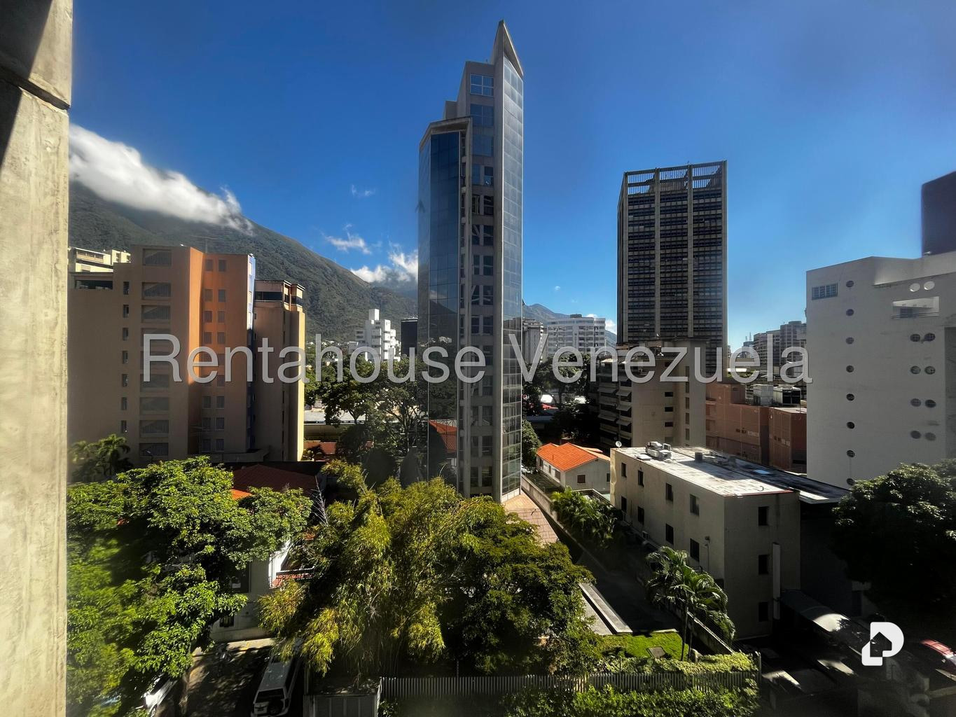 Oficina en La Castellana, Caracas – 9