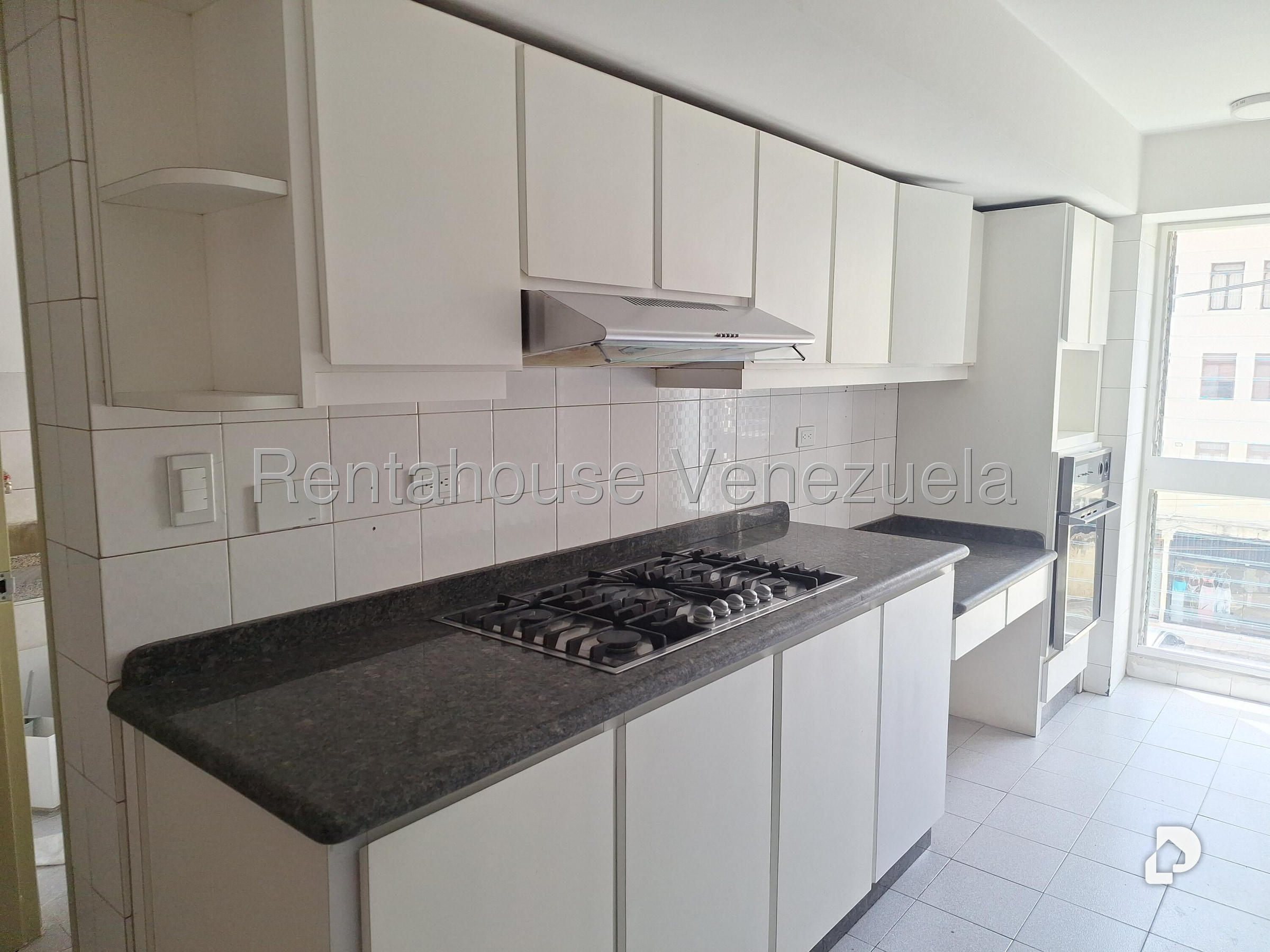 Apartamento en Los Palos Grandes, Caracas – 17