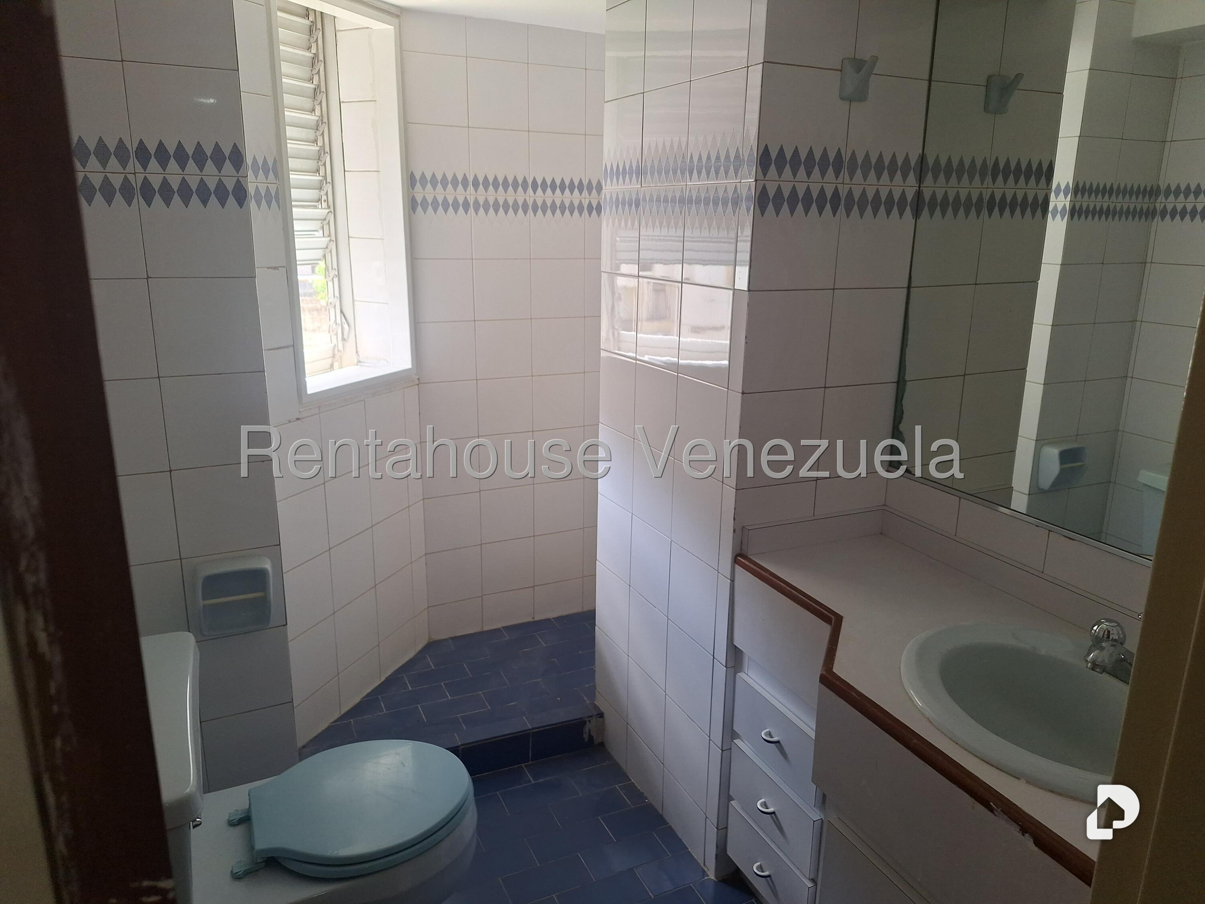 Apartamento en Los Palos Grandes, Caracas – 15