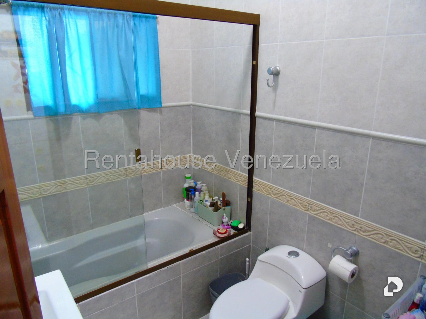 House in Altamira, Caracas – 23