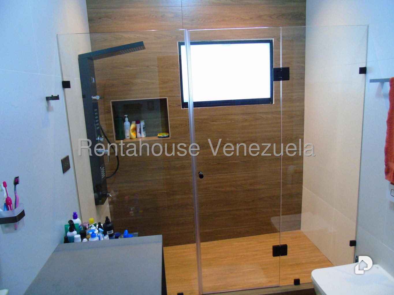 House in Altamira, Caracas – 25