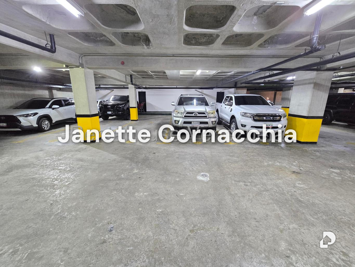 Apartamento en Campo Alegre, Caracas – 27