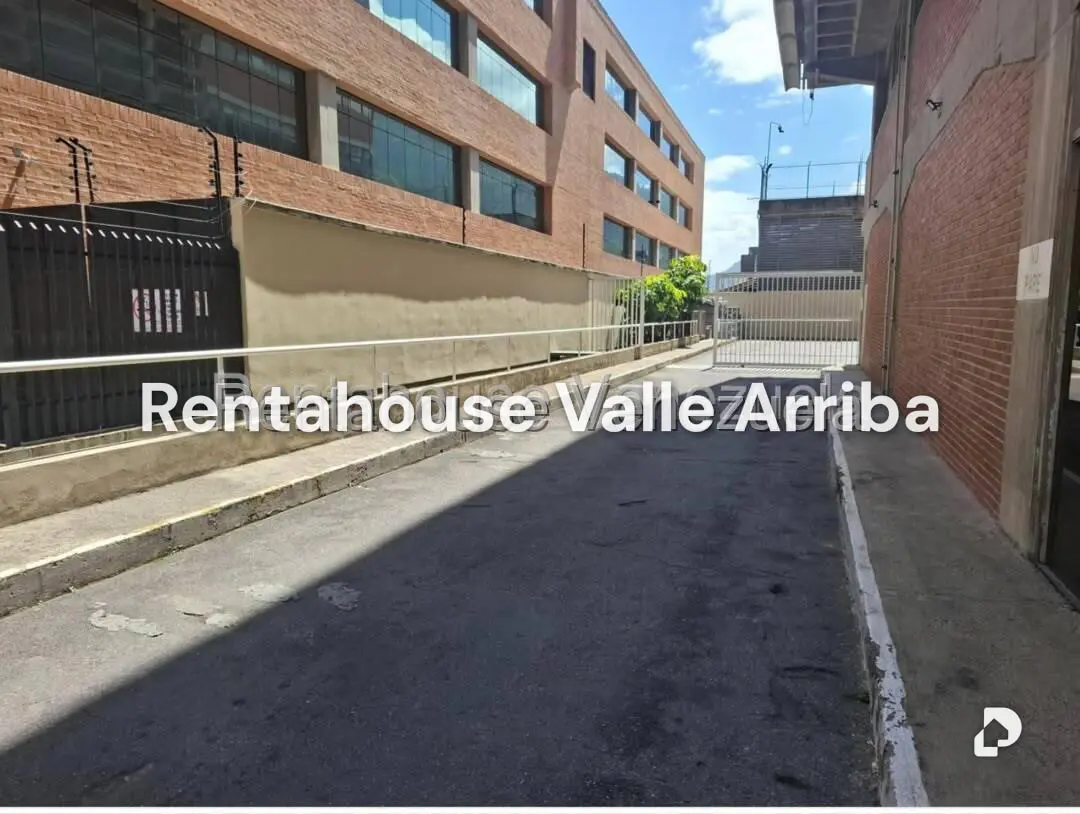 Local comercial en Boleíta Norte, Caracas – 13