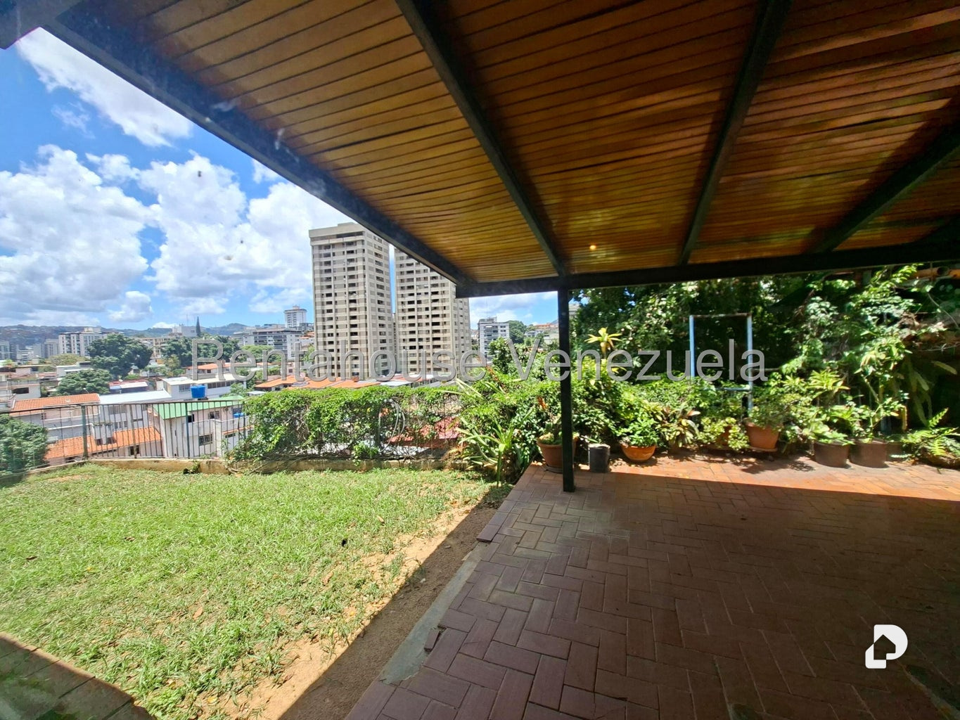 House in Horizonte, Caracas – 9
