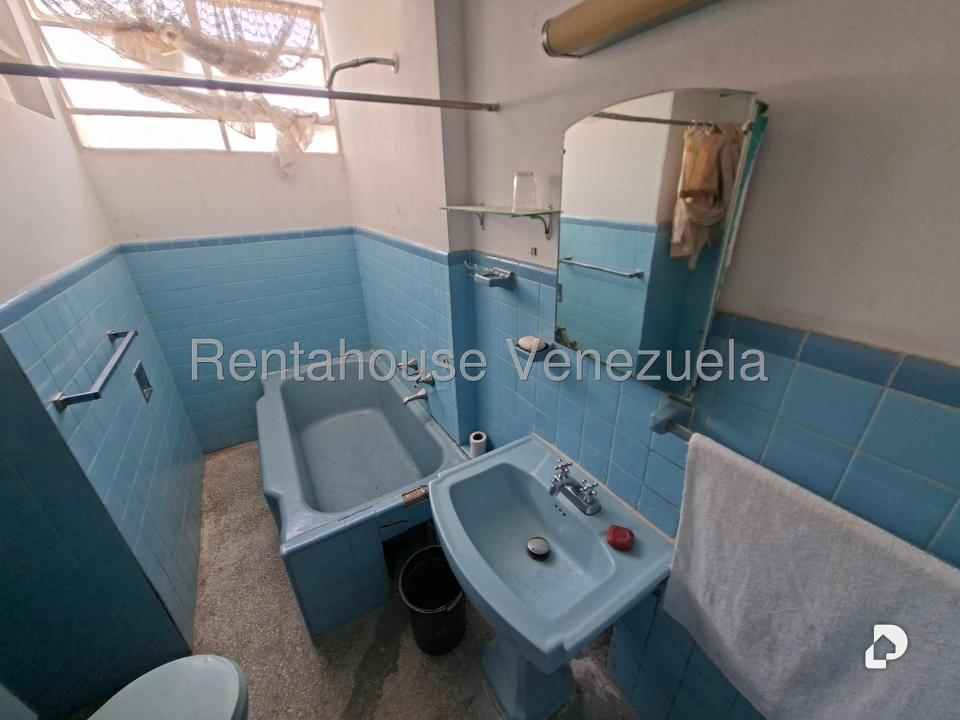 House in Horizonte, Caracas – 15