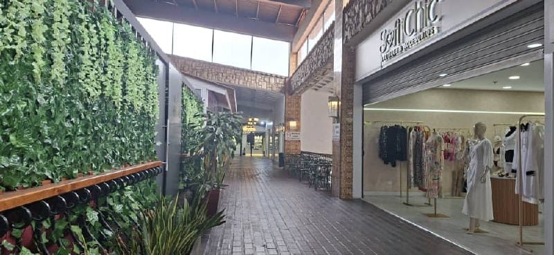 Local comercial en La Rosaleda, Altos Mirandinos - 1