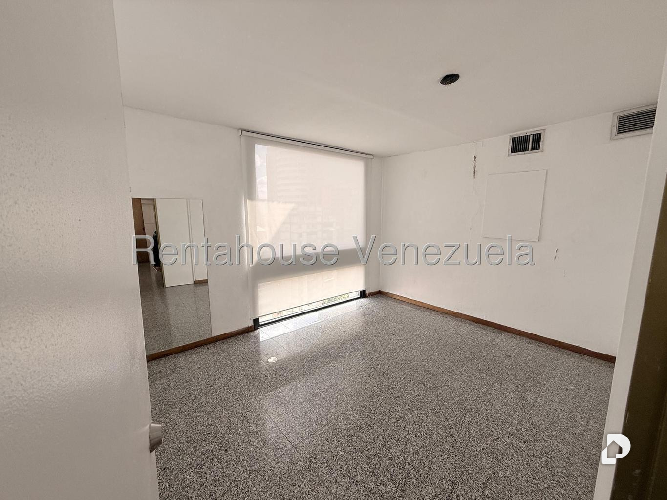 Oficina en Los Cedros, Caracas – 11