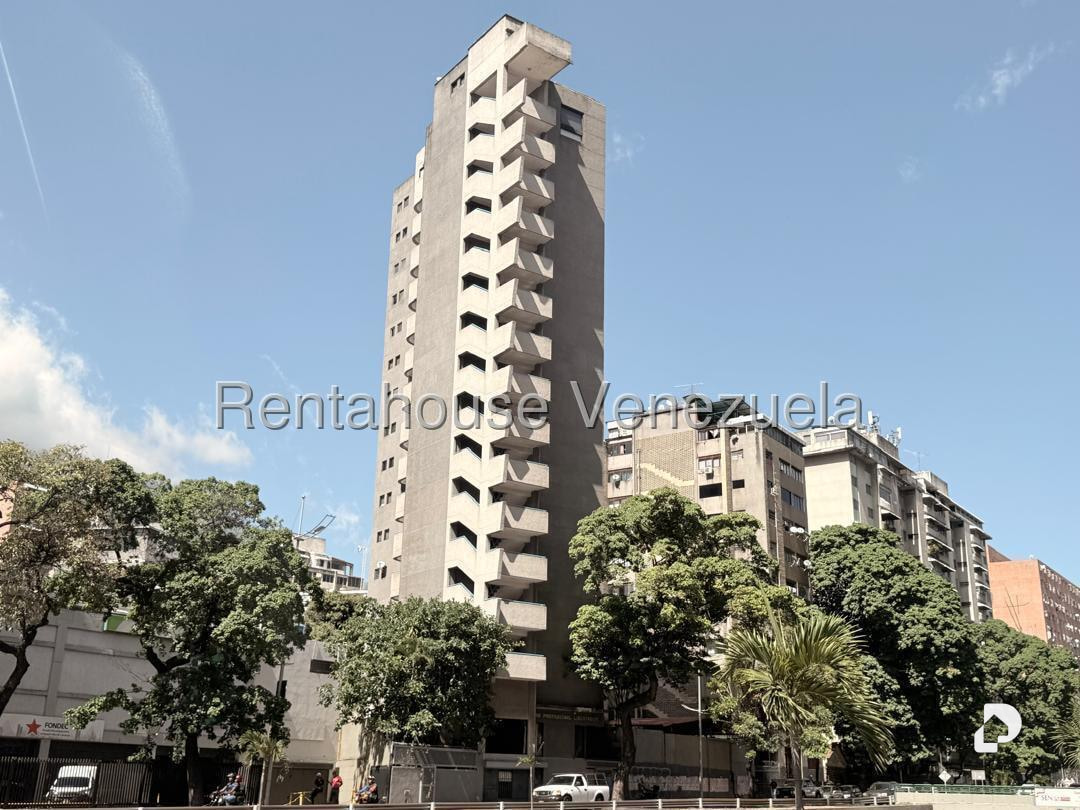 Oficina en Los Cedros, Caracas – 1