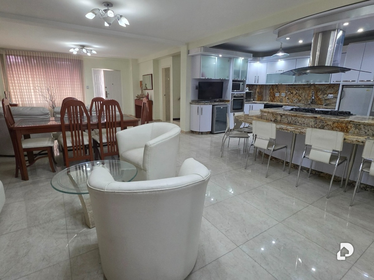 Casa en Urbanización La Floresta, Maracay – 4